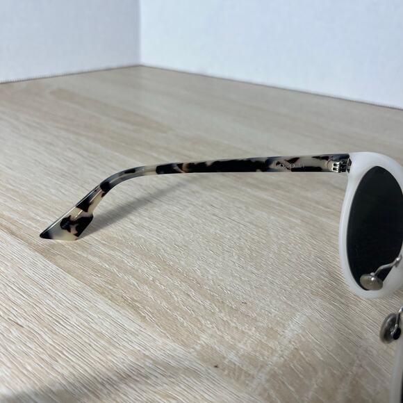 Christian Dior Onde 1 X610T Sunglasses READ DESC Matte White Havana 59-14-145 main image 15